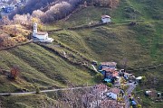 25 Zoom sul piccolo borgo di Salmezza